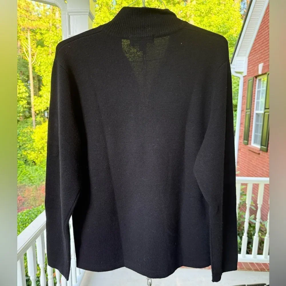 Structure Men’s Black Sweater. 100% Merino Wool. Size L.  1/4 zip.